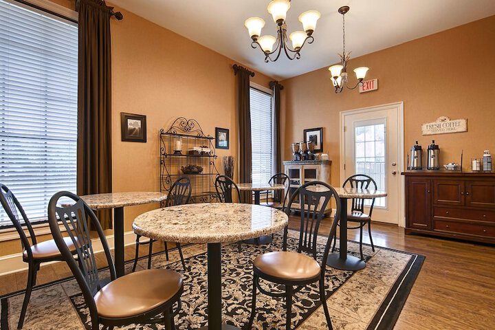 Breakfast area