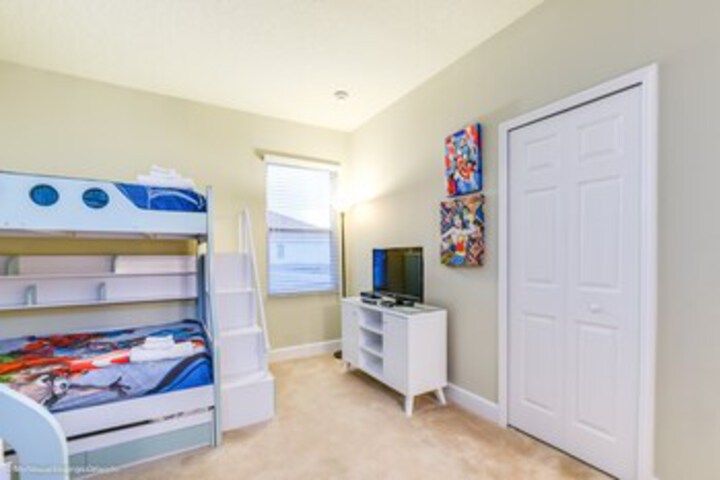Room 52 of 66