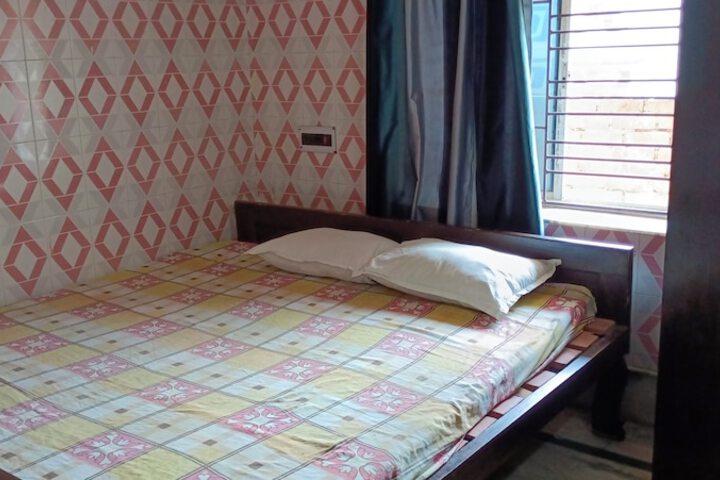 Room 6 of 43
