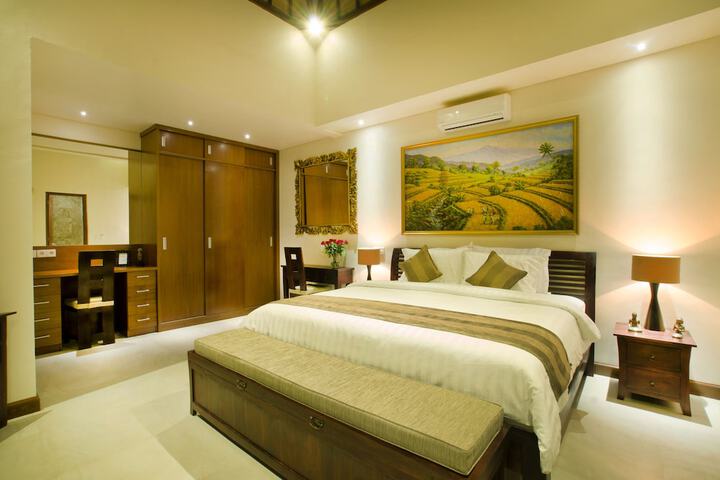 Room 15 of 36
