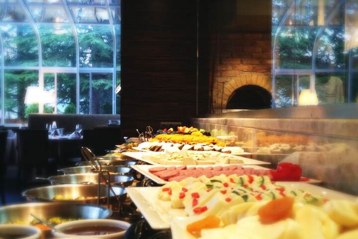 Breakfast/Coffee Service 37 of 48