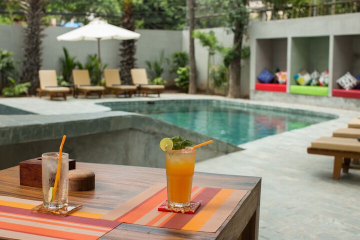 Hotel Pool