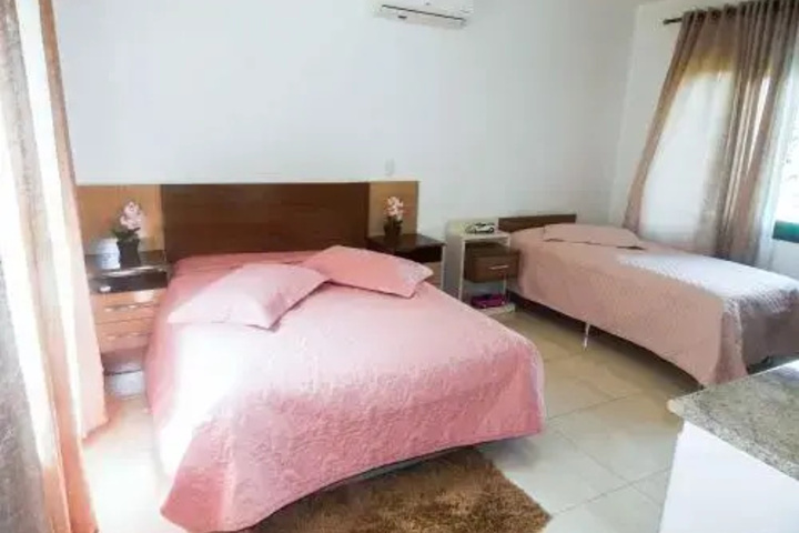 Room 7 of 12