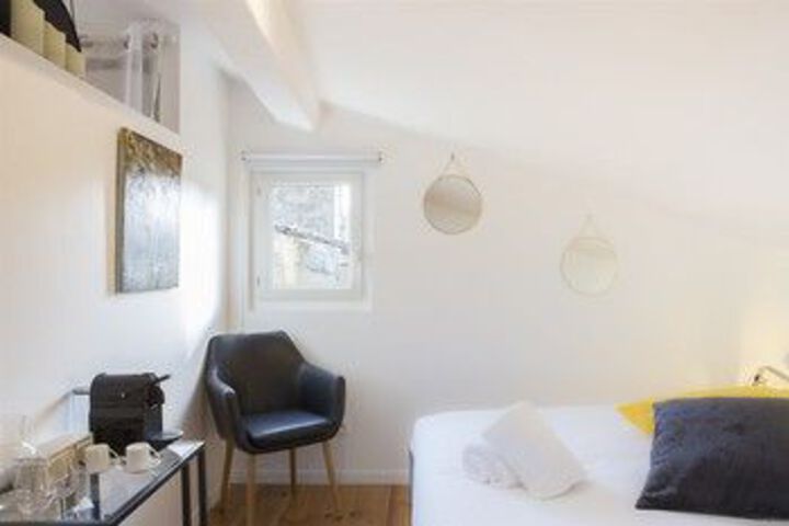 Room 11 of 24