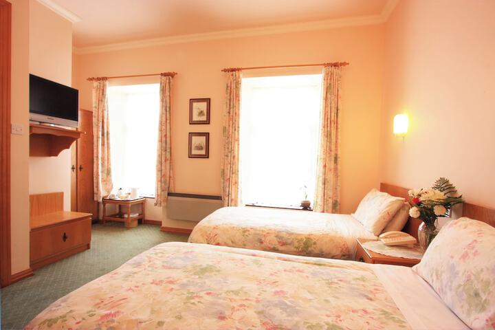 Room 10 of 68