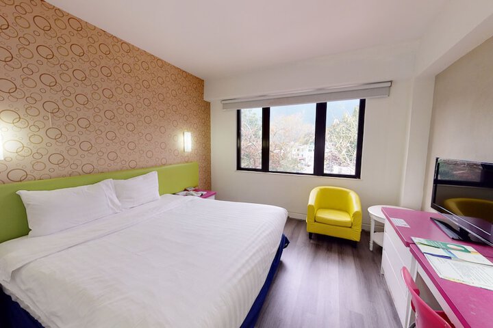 Room 22 of 79