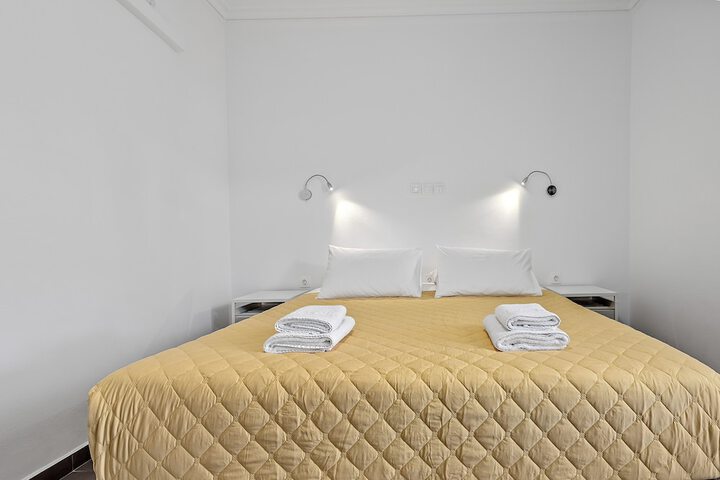 Room 32 of 122