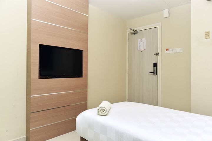 Room 25 of 39