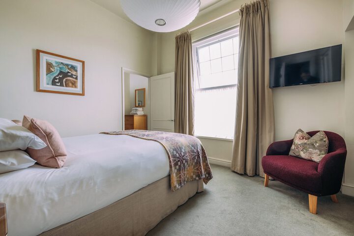 Room 32 of 121