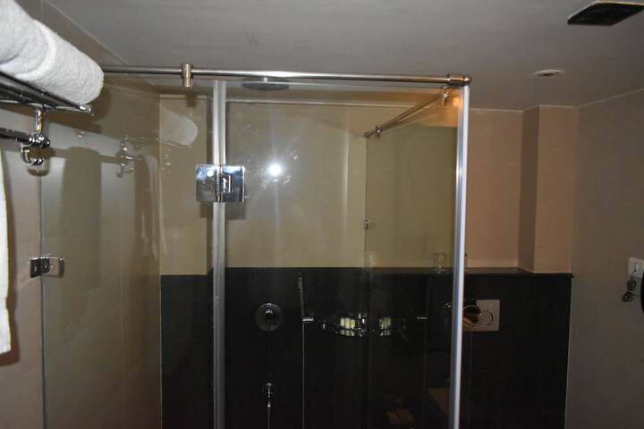 Room 50 of 85