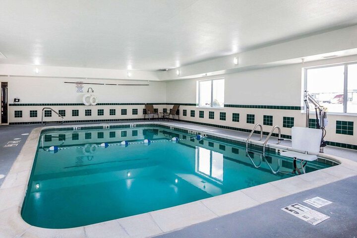 Hotel Pool