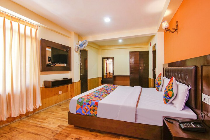 Room 12 of 33