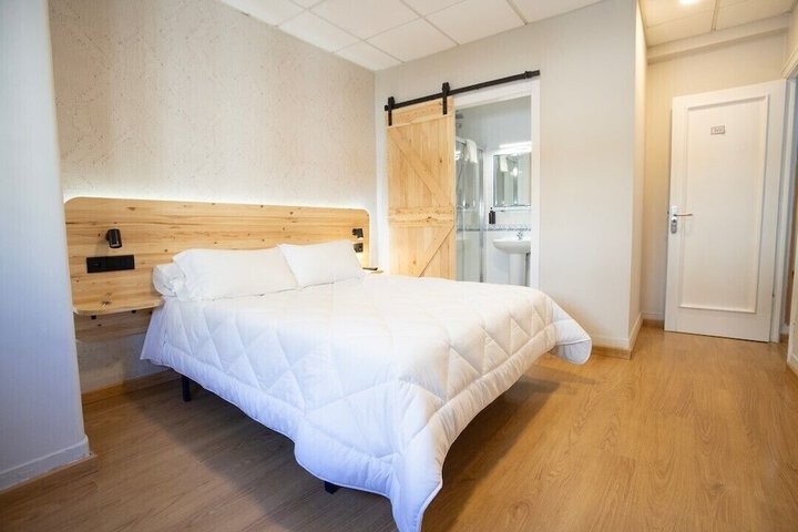 Room 4 of 34
