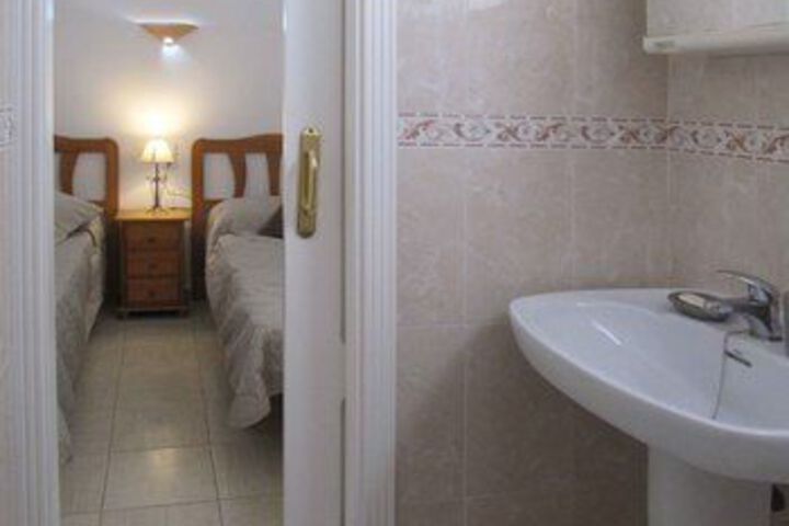 Room 4 of 35
