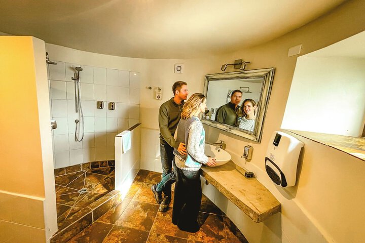 Room 70 of 122