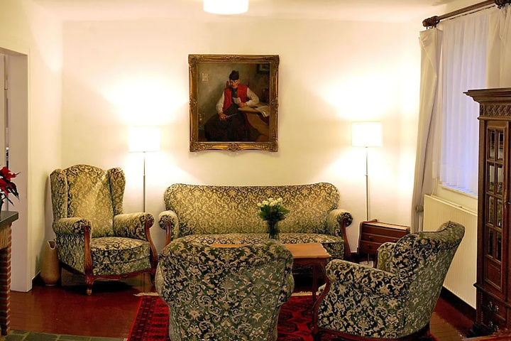 Room 6 of 23