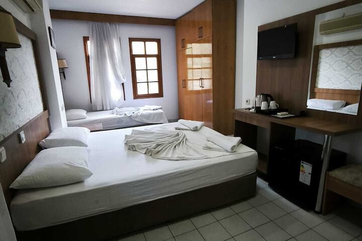 Room 16 of 72