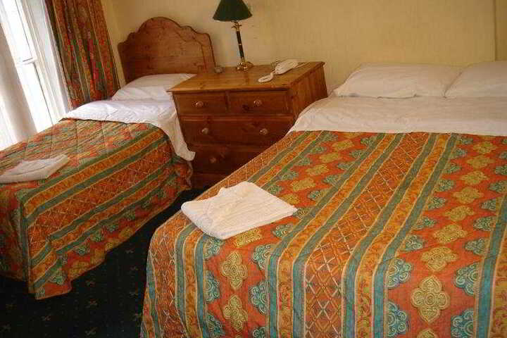 Room 6 of 10