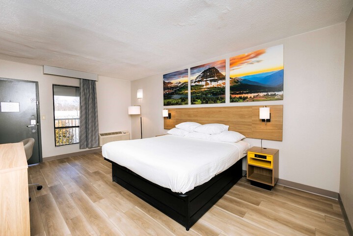 1 Double Bed Modern Room (26 of 28)