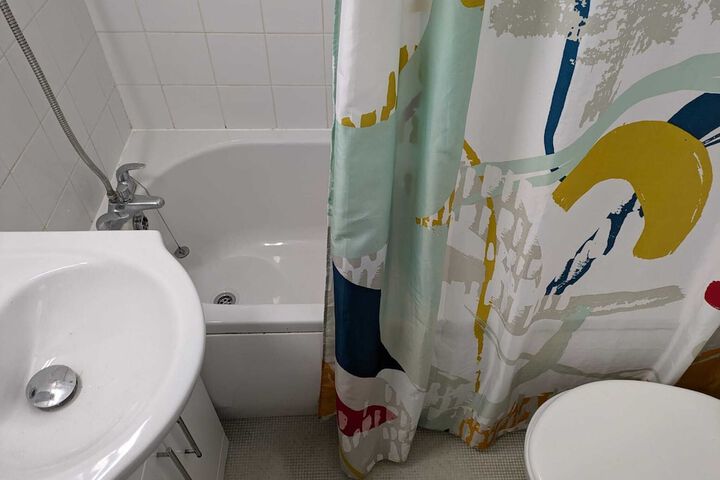 Room 8 of 13