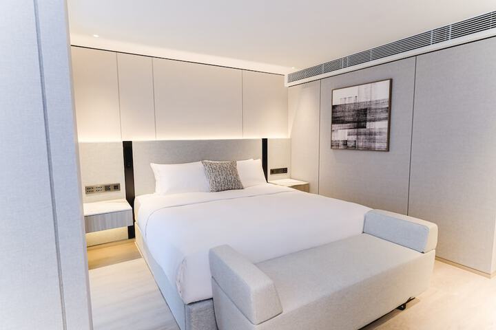 Room 11 of 26