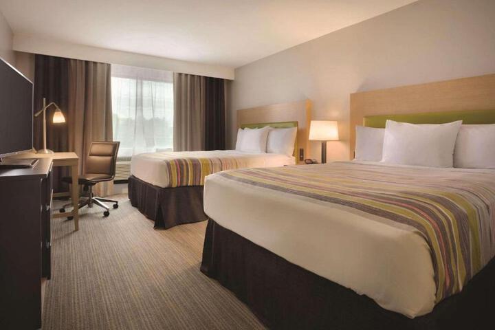 2 Queen Beds (4 of 14)