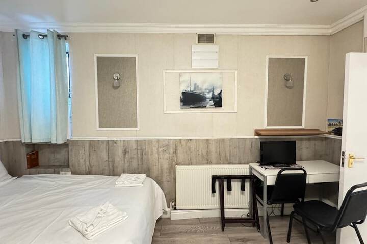 Room 54 of 118
