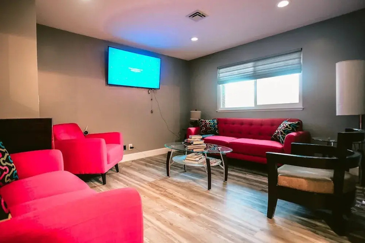 Room 8 of 20