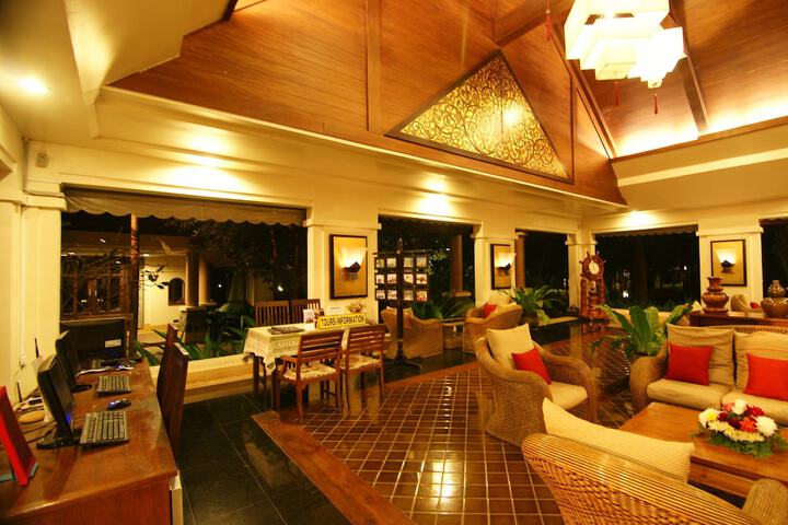 Hotel Lobby