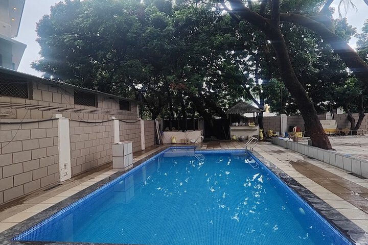 Pool 8 of 10