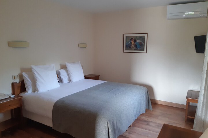 Room 9 of 30