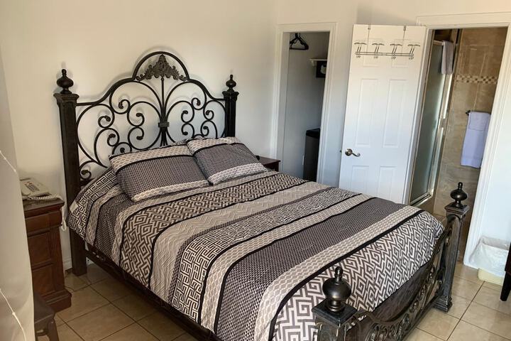 Room 9 of 23
