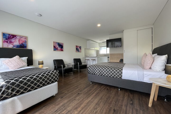 Room 12 of 83