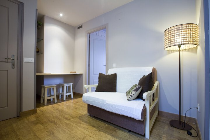 Room 9 of 20