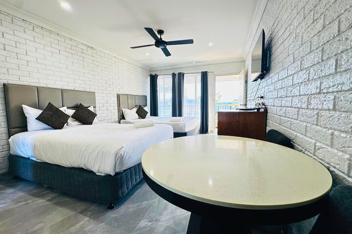 Room 70 of 103