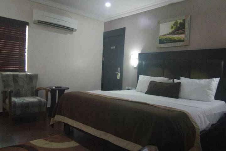 Room 11 of 29