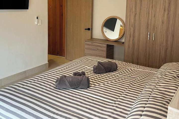 Room 3 of 90