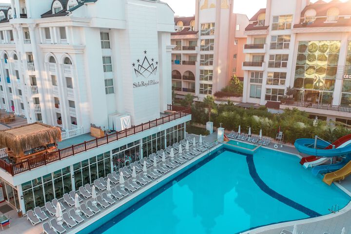 Hotel with Pool
