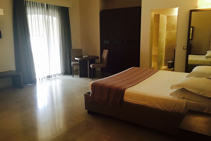 Room 8 of 36