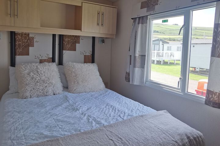 Room 2 of 43