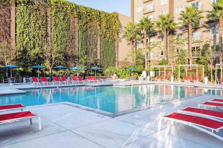 Pools & Facilities