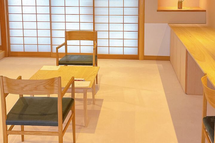 Room 14 of 83