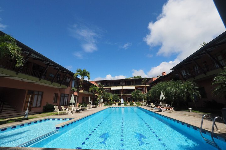 Pool 38 of 60