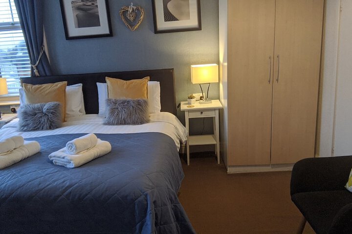 Room 4 of 38