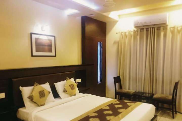 Room 17 of 34