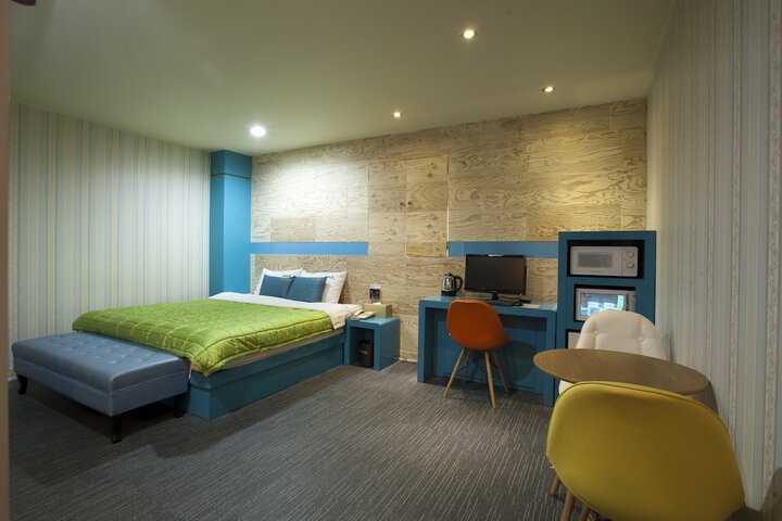 Room 34 of 77