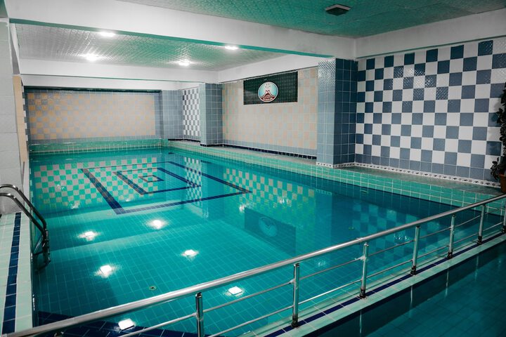 Hotel with Pool