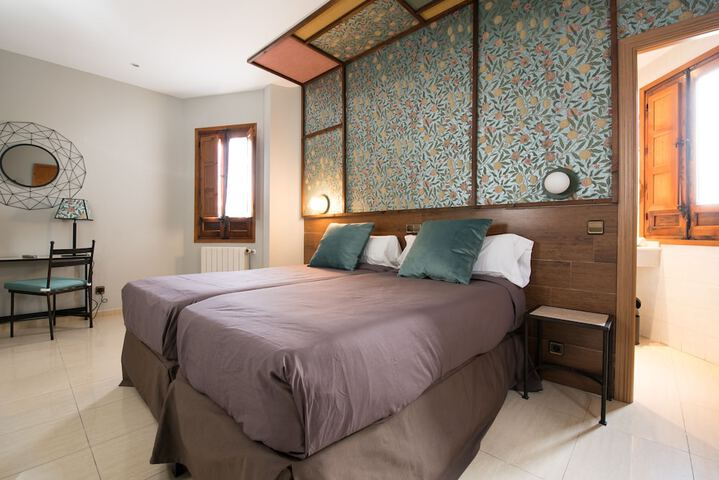 Room 8 of 38