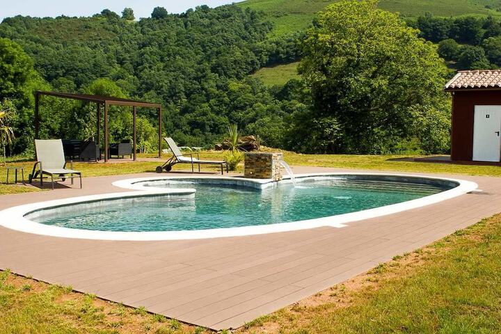Pool 38 of 75
