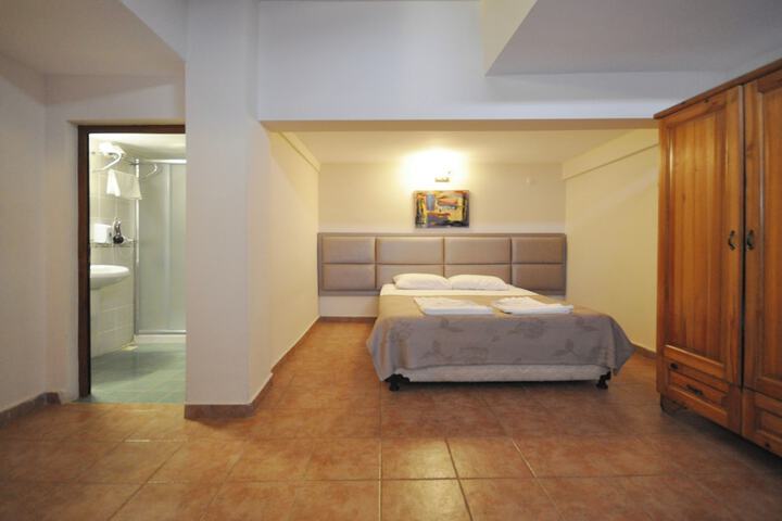 Room 15 of 63